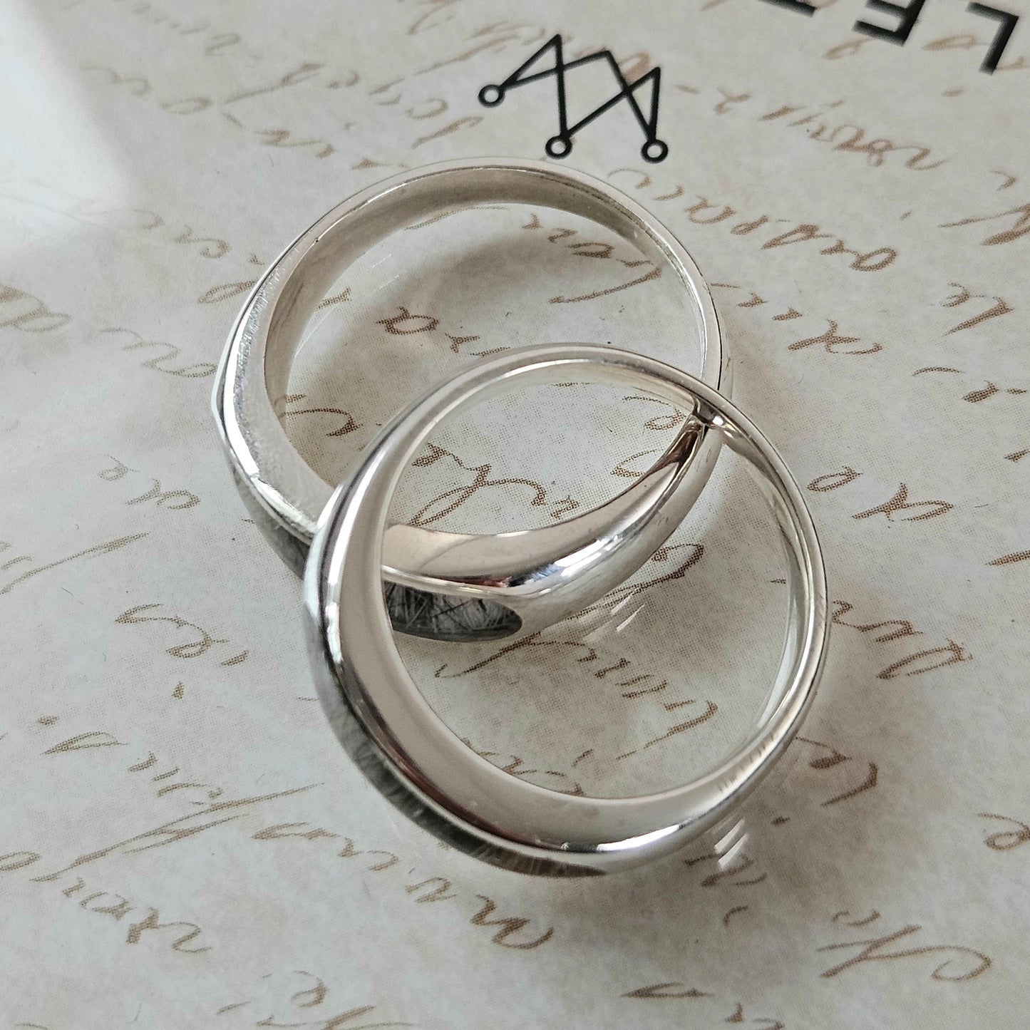 Classic Capsule Ring - Lock of Fur Memorial Ring